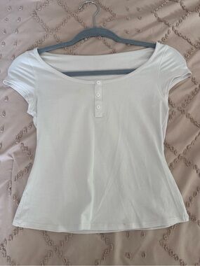 Lululemon Classic White Scoop Neck Henley Tee - Women- Size Small